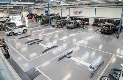 Rybrook Jaguar Land Rover Huddersfield | New Workshop Installation by Straightset
